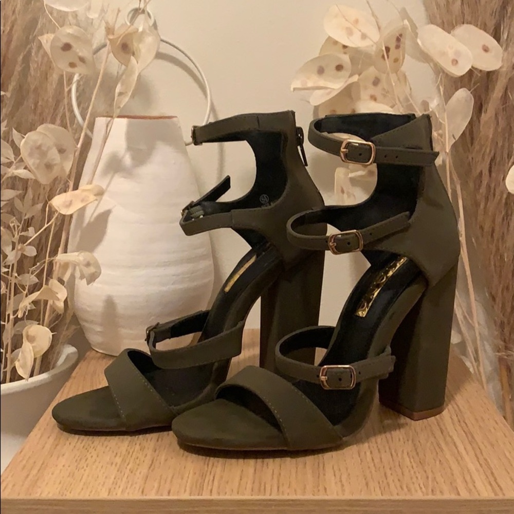 Green strappy platform